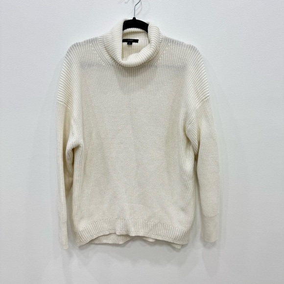J. CREW Cashmere cotton blend white cream relaxed turtleneck sweater Sz Large - Picture 2 of 5